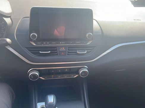 Used 2020 Nissan Altima 2.5 S FWD image 9