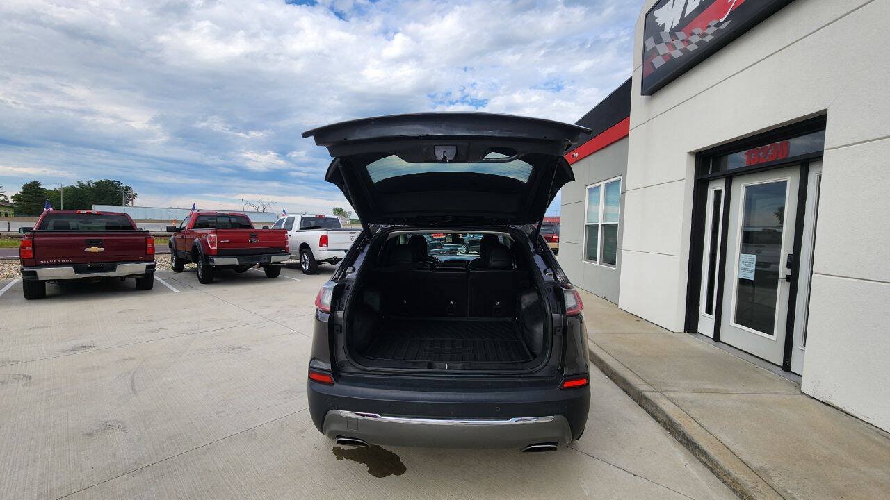 Used 2019 Jeep Cherokee Limited AWD/4WD image 24