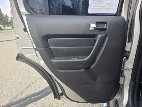 Used 2006 HUMMER H3 AWD/4WD image 16