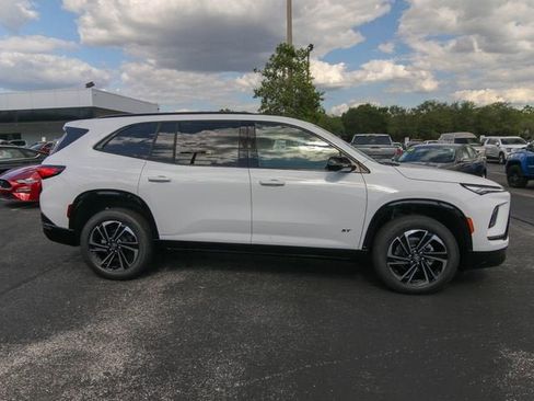 Used 2026 Buick Enclave Sport Touring w/ Power Package FWD image 11