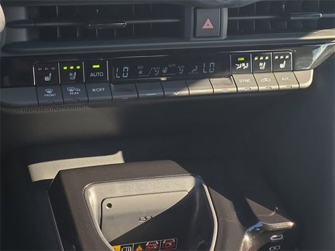 Used 2025 Toyota Crown Limited image 21