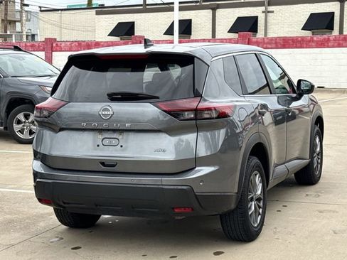 Used 2024 Nissan Rogue S AWD/4WD image 4