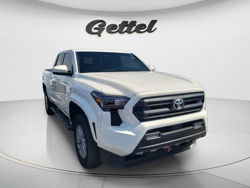 Used 2025 Toyota Tacoma SR5 RWD image 3