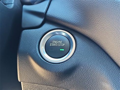 Used 2023 Chevrolet Equinox LT image 30