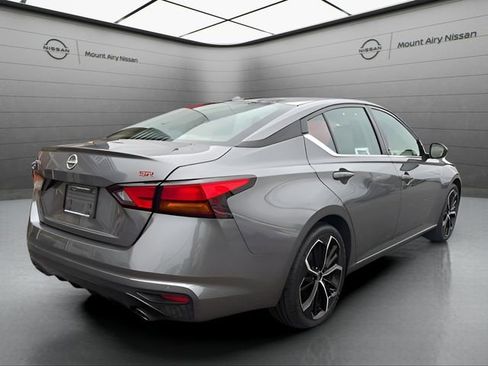 Certified 2024 Nissan Altima 2.5 SR image 3