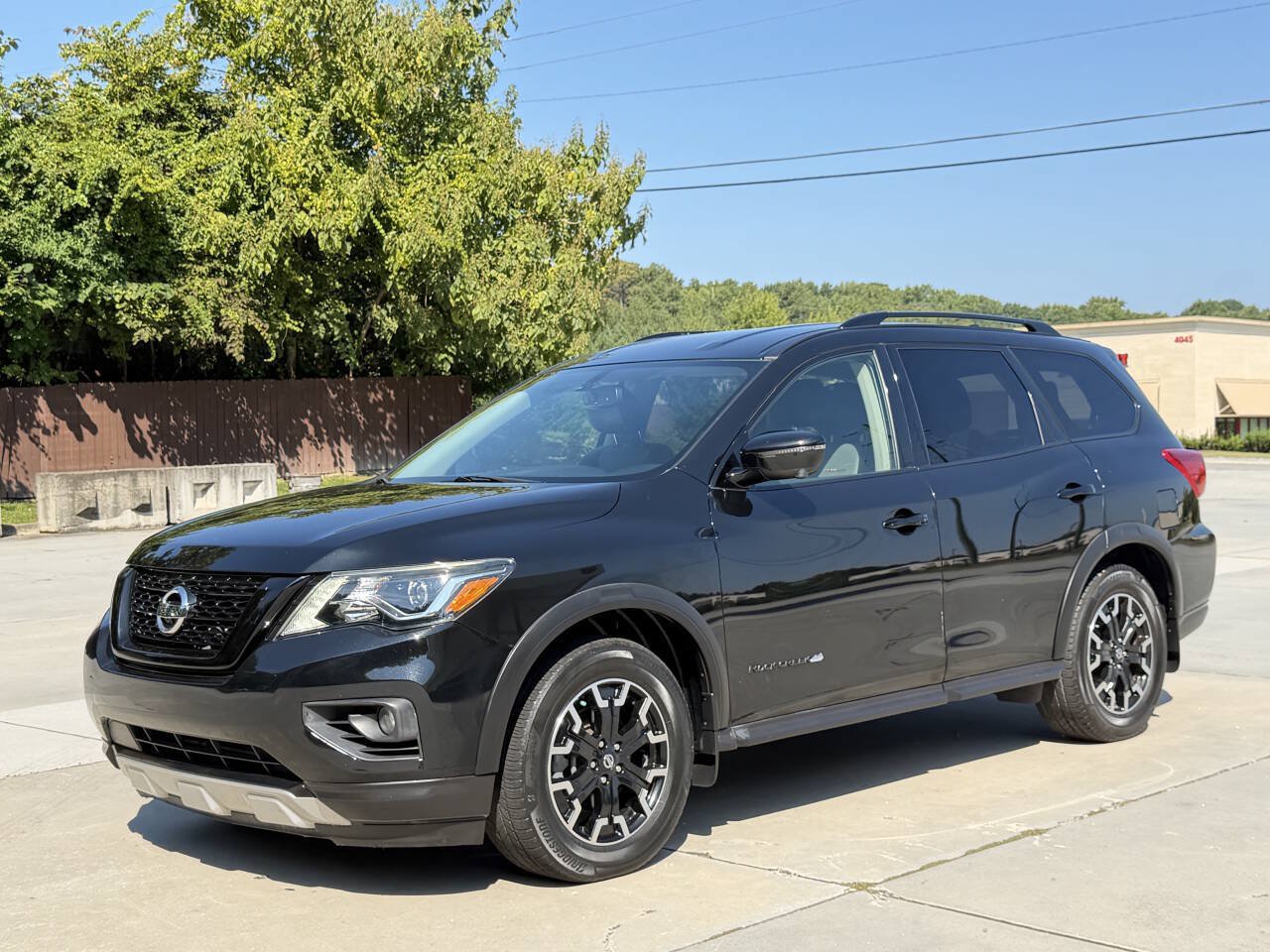 Used 2019 Nissan Pathfinder SL w/ Rock Creek Edition AWD/4WD image 1