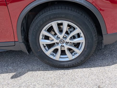 Used 2019 Nissan Rogue SV FWD image 11