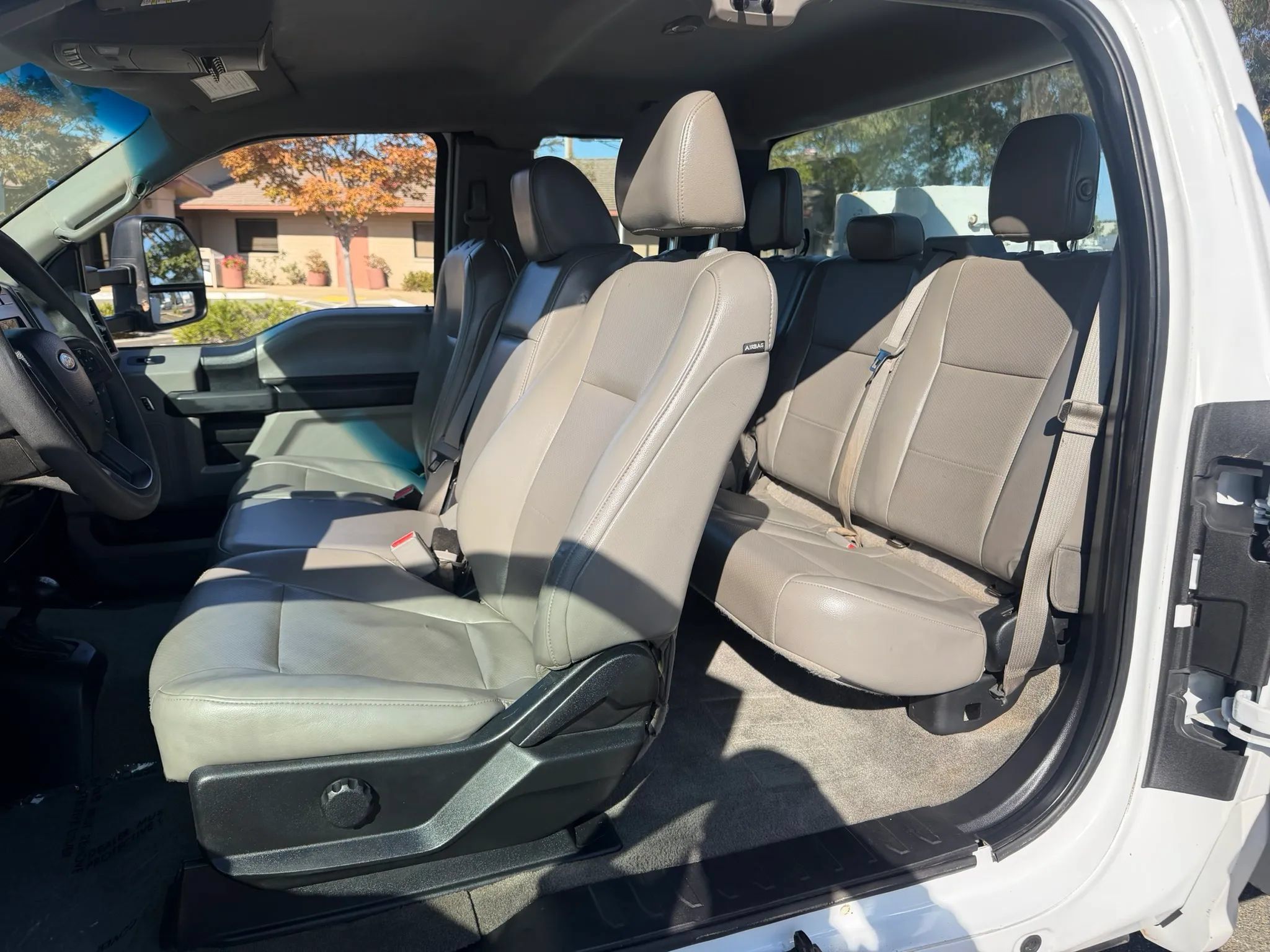 Used 2017 Ford F550 4x4 SuperCab Super Duty w/ Power Equipment Group image 15