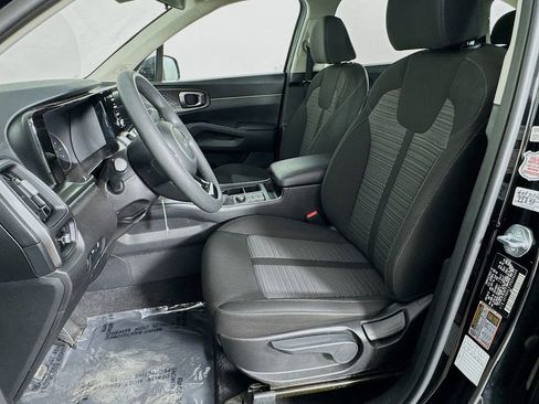 Used 2023 Kia Sorento LX image 24