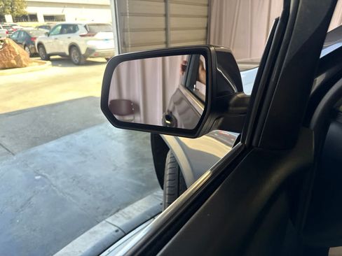 Used 2017 GMC Acadia SLE FWD image 21