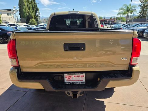 Used 2017 Toyota Tacoma TRD Sport w/ Tow Package image 11