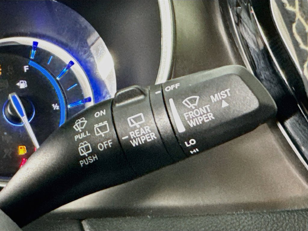 Used 2024 Chrysler Pacifica Limited FWD image 14