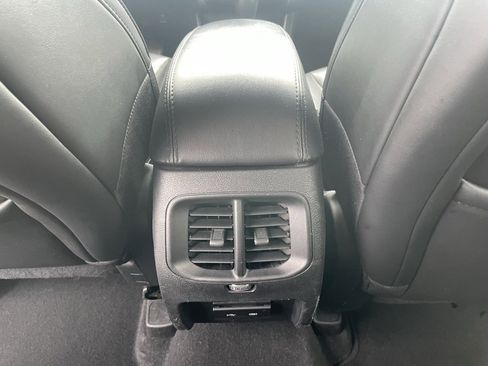 Used 2020 Jeep Cherokee Latitude Plus image 27