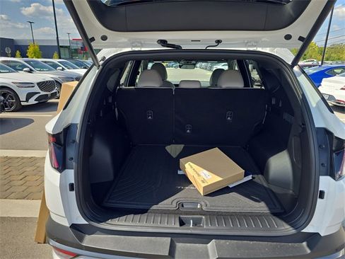 New 2026 Hyundai Tucson Limited image 23