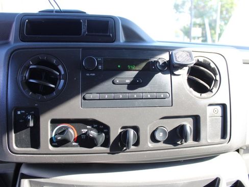 Used 2013 Ford E-150 and Econoline 150 image 11