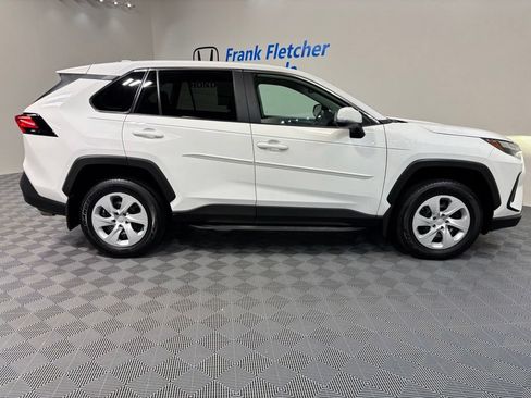 Used 2025 Toyota RAV4 LE AWD/4WD image 6