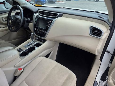 Used 2019 Nissan Murano SV w/ Premium Package AWD/4WD image 10