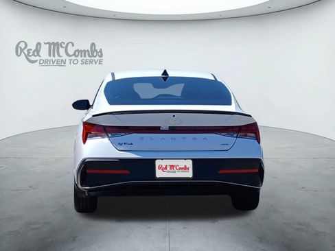 New 2025 Hyundai Elantra SEL image 4