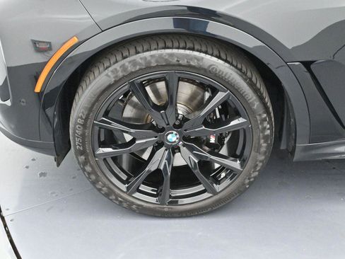 Used 2024 BMW X7 xDrive40i w/ M Sport Package image 40