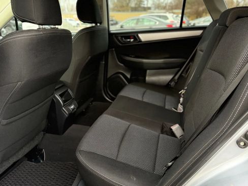 Used 2018 Subaru Outback 2.5i Premium image 16