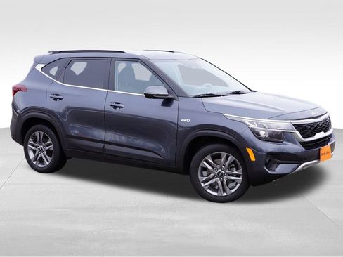 Certified 2023 Kia Seltos S w/ Navigation Package image 2