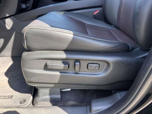 Used 2025 Honda Ridgeline Black Edition image 11