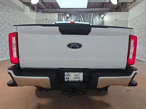 Used 2023 Ford F250 XLT w/ FX4 Off-Road Package AWD/4WD image 7