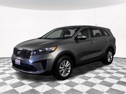 Used 2019 Kia Sorento LX image 10