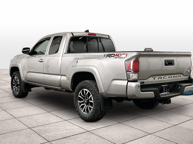 Used 2021 Toyota Tacoma TRD Sport w/ TRD Premium Sport Package AWD/4WD image 10