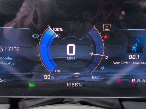 Certified 2025 Chevrolet Blazer EV RS AWD/4WD image 12