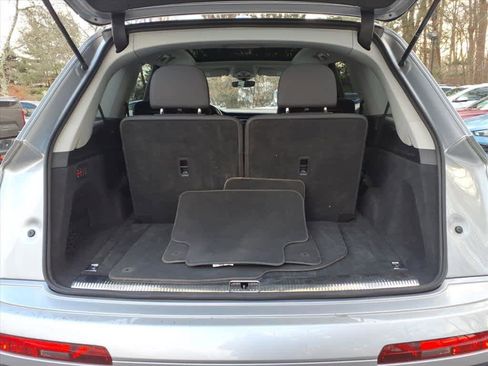 Used 2022 Audi Q7 Premium Plus w/ Premium Plus Package image 18