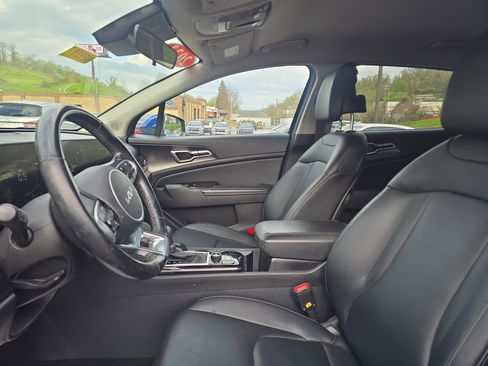Used 2023 Kia Sportage EX image 11
