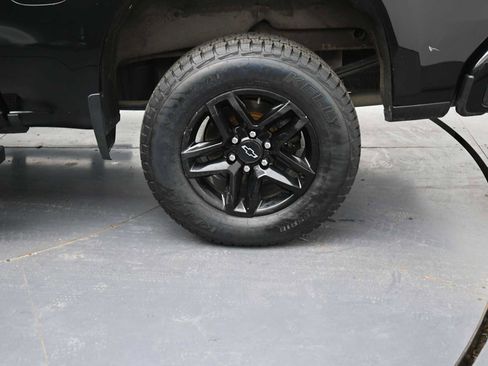 Used 2021 Chevrolet Silverado 1500 LT Trail Boss w/ Convenience Package II image 5