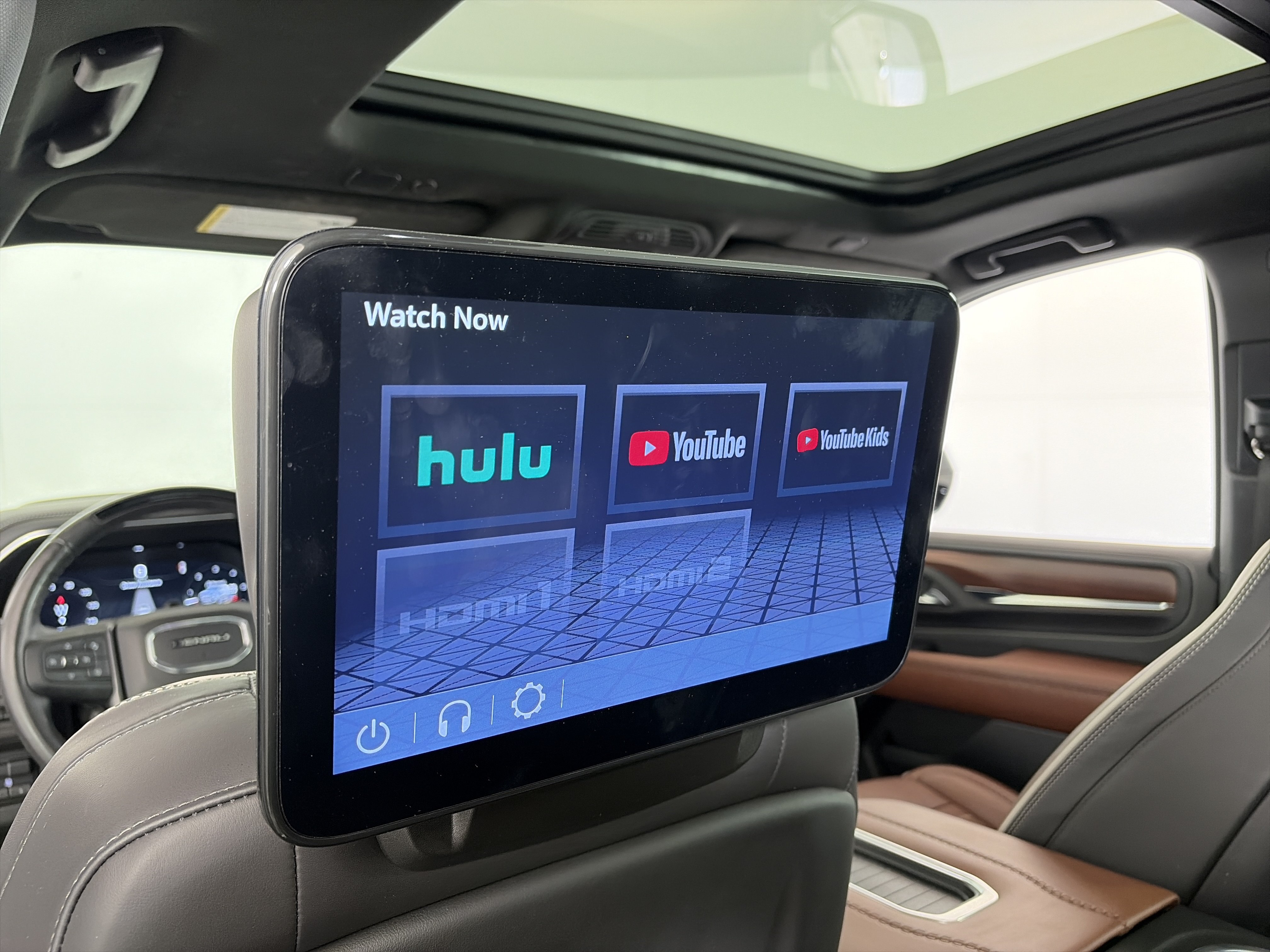 Used 2023 GMC Yukon Denali Ultimate w/ LPO, Floor Liner Package AWD/4WD image 22
