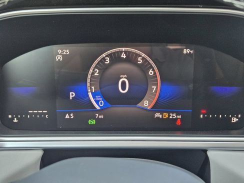 New 2026 Volkswagen Taos SE FWD image 14