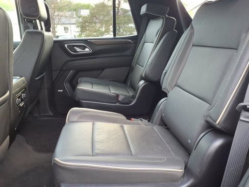Used 2024 Chevrolet Tahoe Premier AWD/4WD image 14