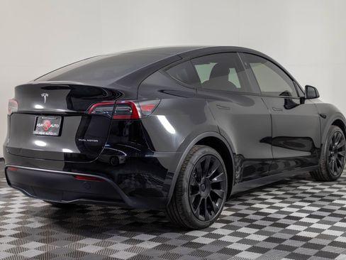 Used 2024 Tesla Model Y AWD image 7