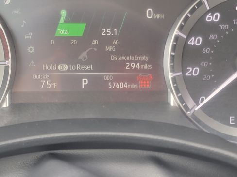 Used 2024 Toyota Highlander LE image 22