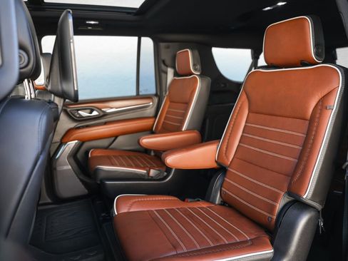 Used 2023 GMC Yukon XL Denali Ultimate image 36