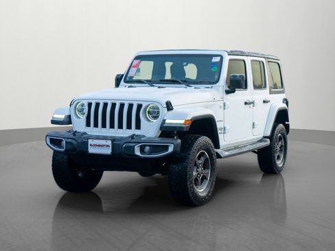 Used 2018 Jeep Wrangler Unlimited Sahara w/ Uconnect 4C Nav & Sound Group image 3