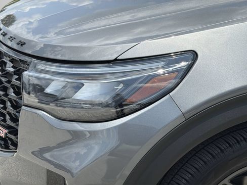 Used 2025 Ford Explorer ST w/ Sun And Sound Package AWD/4WD image 6