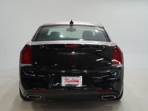 Used 2022 Chrysler 300 S image 8