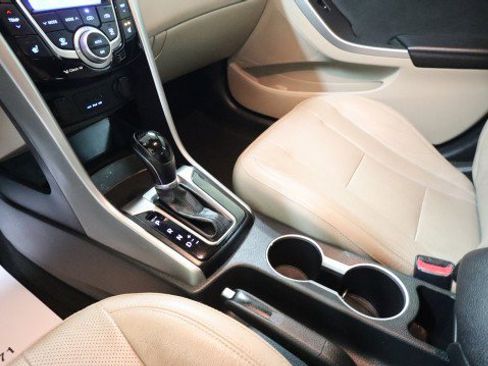 Used 2013 Hyundai Elantra GT w/ Tech Pkg image 18