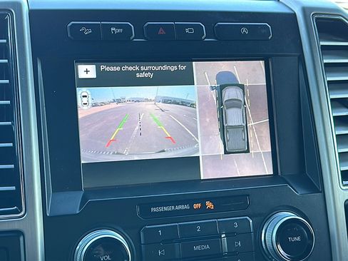 Used 2018 Ford F150 Platinum w/ Equipment Group 701A Luxury image 33