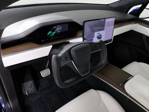 Used 2022 Tesla Model X image 21