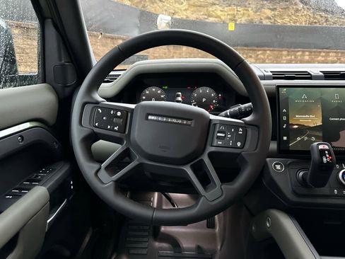 Used 2026 Land Rover Defender 110 S image 11