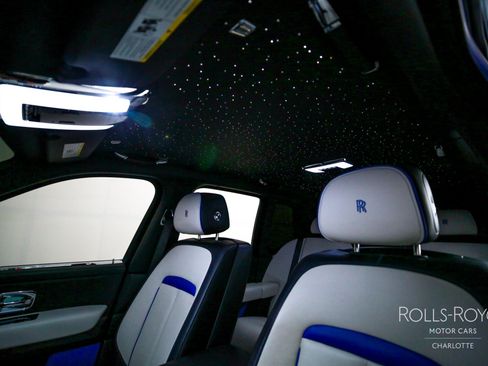 Used 2021 Rolls-Royce Cullinan Black Badge image 12