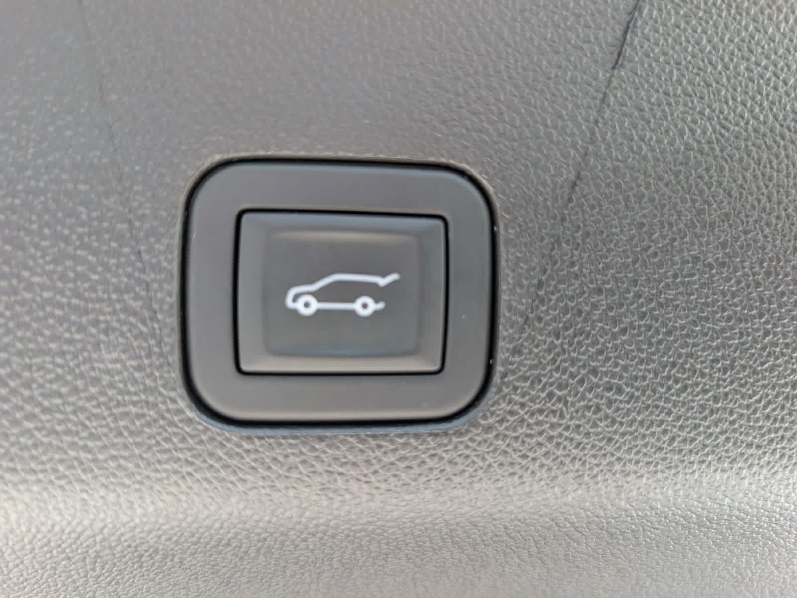 Certified 2026 GMC Yukon Denali Ultimate AWD/4WD image 17