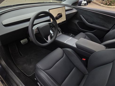 Used 2025 Tesla Model 3 Performance image 11