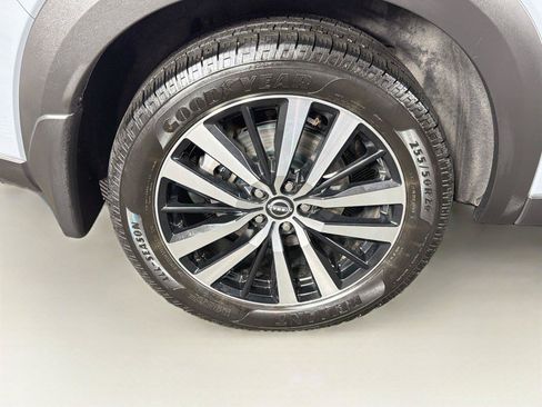 Used 2024 Nissan Pathfinder Platinum AWD/4WD image 35